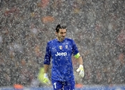 开云体育直播-武切维奇完美演出，马刺轻取雄鹿，一场团队与个人的交响曲