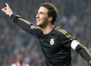 开云体育官网-皮克铁幕下的征服，英格兰如何轻取那不勒斯，重绘欧洲足球版图